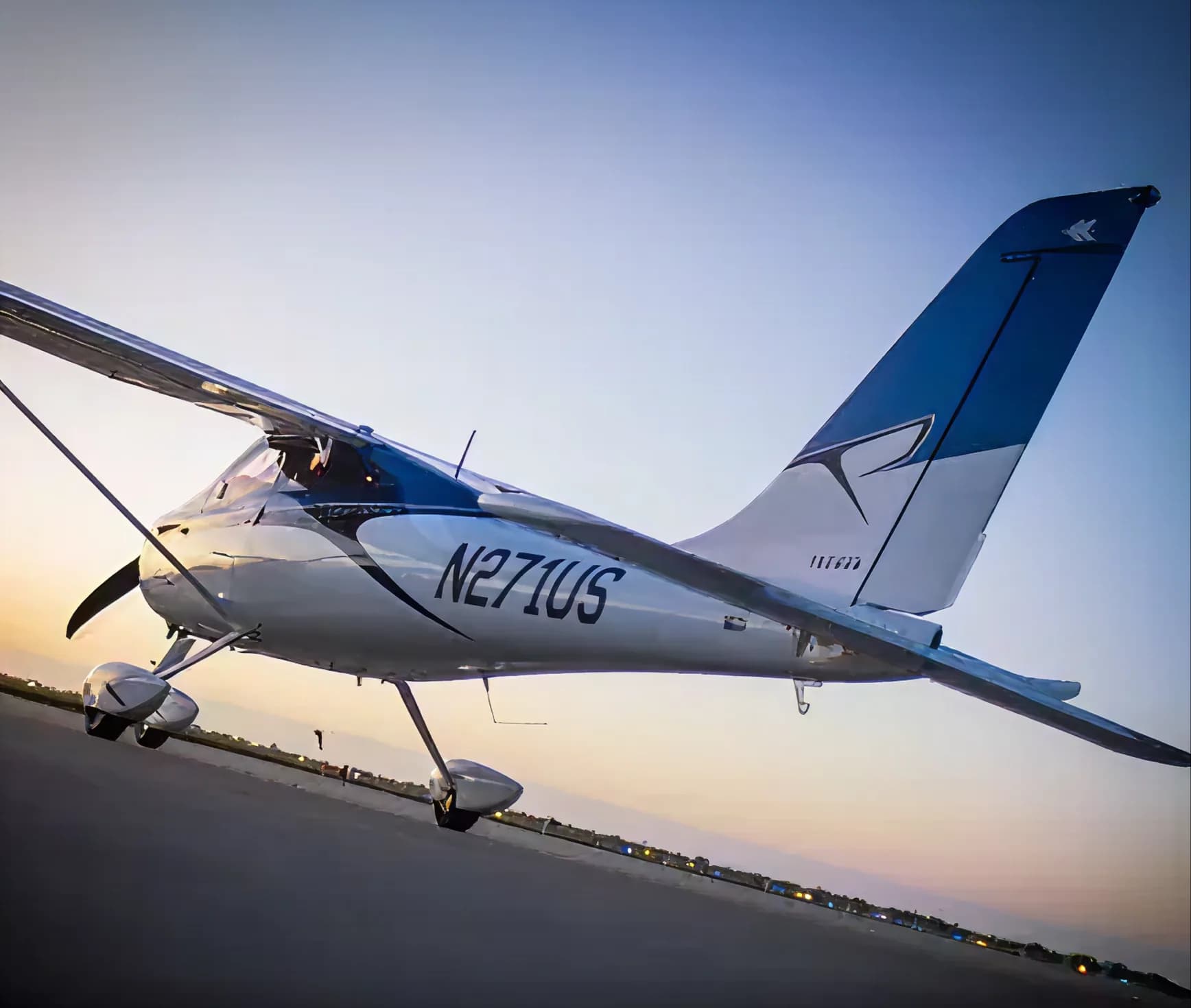 Scenic sightseeing flight